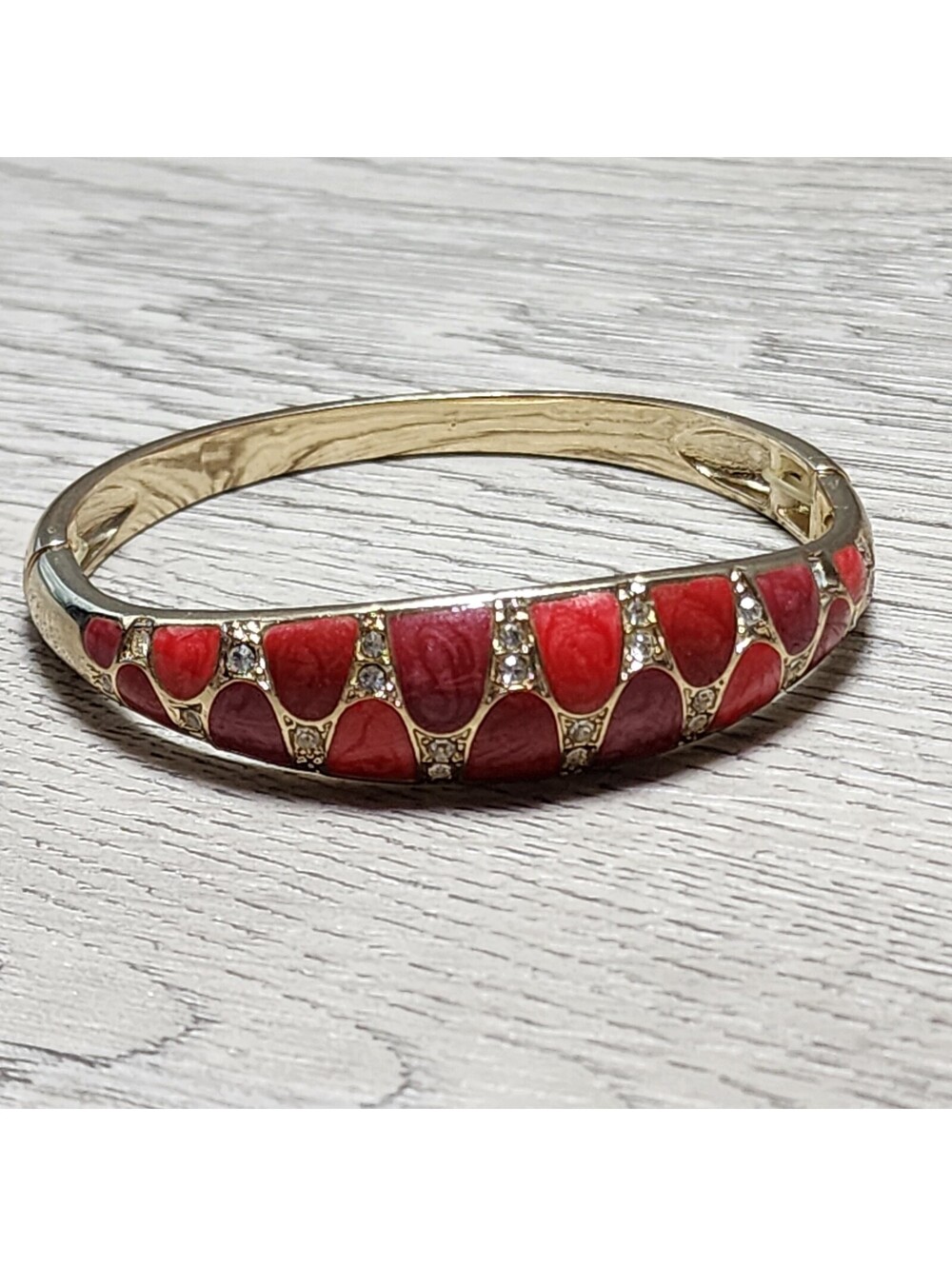 VTG AVON Hollywood Regency Coral Burgundy Enamel Goldtone Stretch Bangle